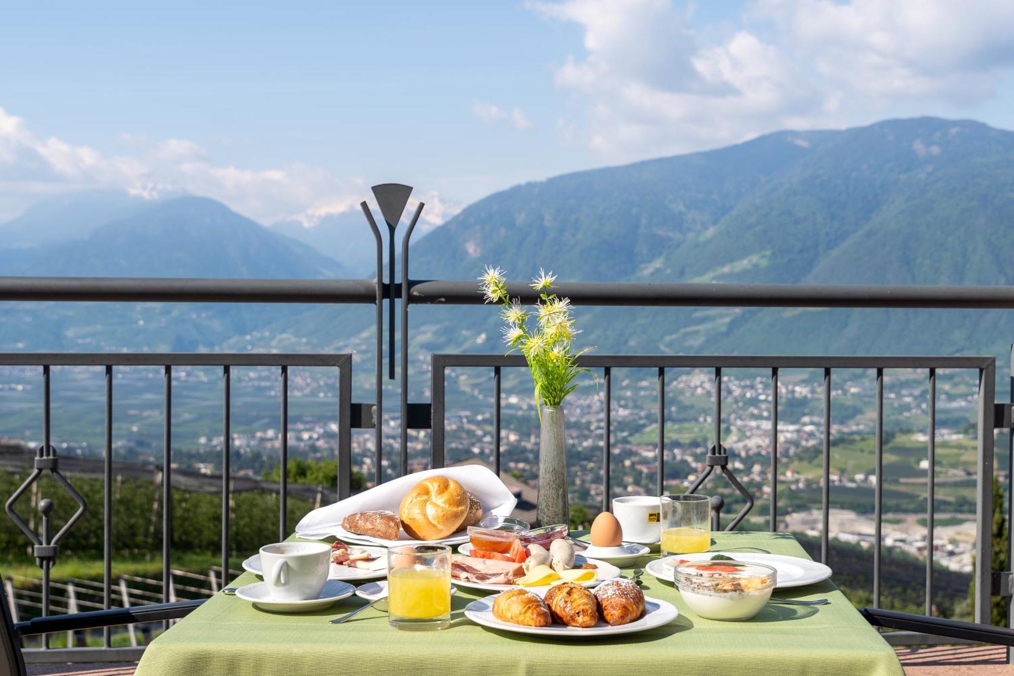 Hotel Meinhardt Schenna Kültér fotó